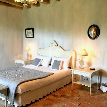 アルカング Les Volets Bleus Bed & Breakfast エクステリア 写真