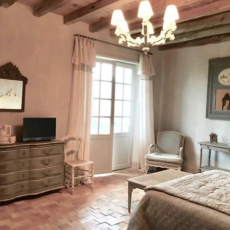 アルカング Les Volets Bleus Bed & Breakfast エクステリア 写真