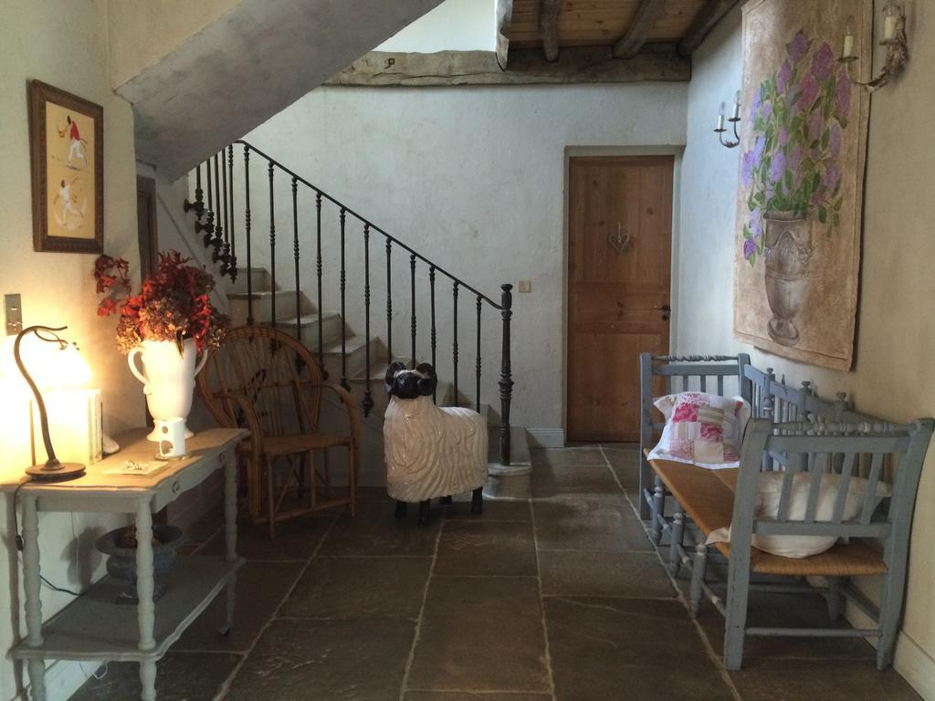 アルカング Les Volets Bleus Bed & Breakfast エクステリア 写真