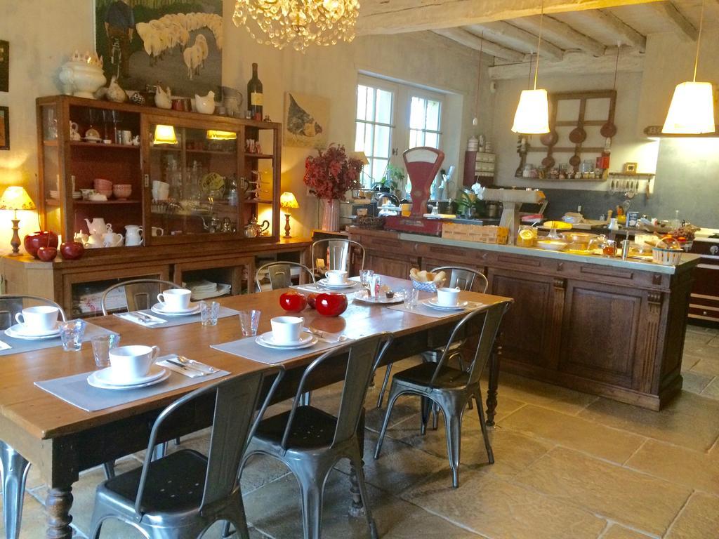 アルカング Les Volets Bleus Bed & Breakfast エクステリア 写真