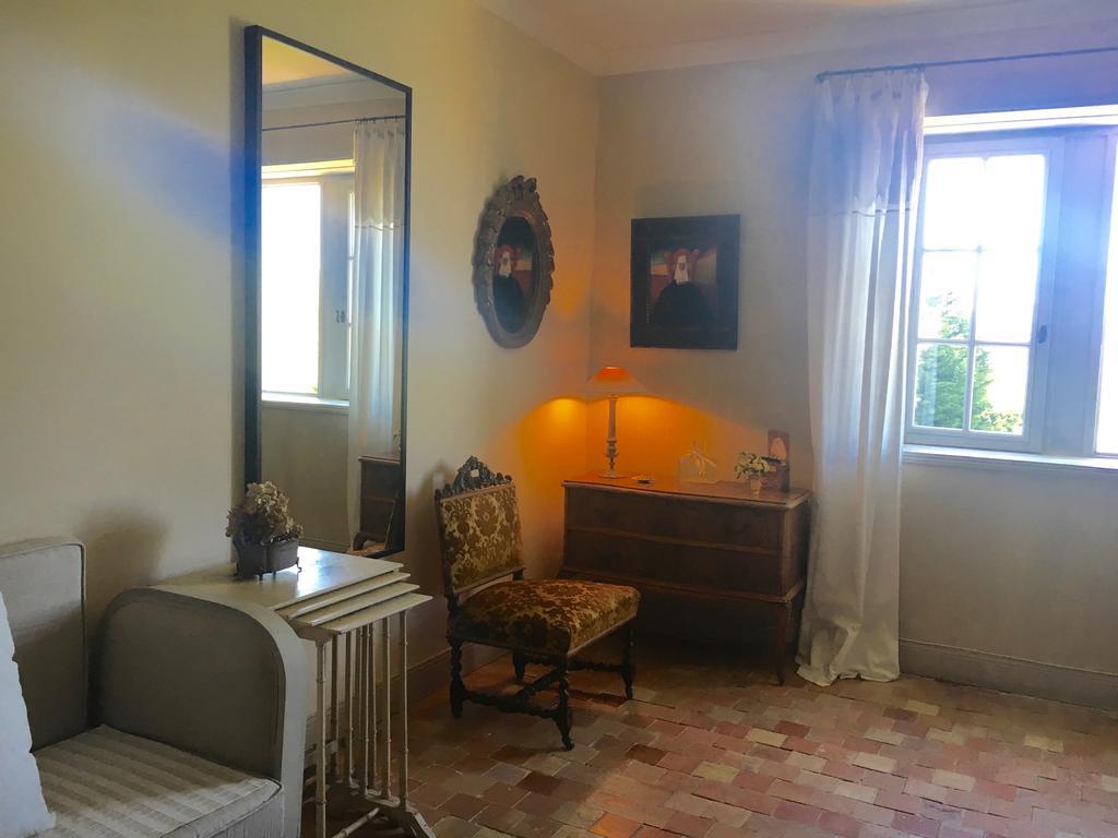 アルカング Les Volets Bleus Bed & Breakfast エクステリア 写真