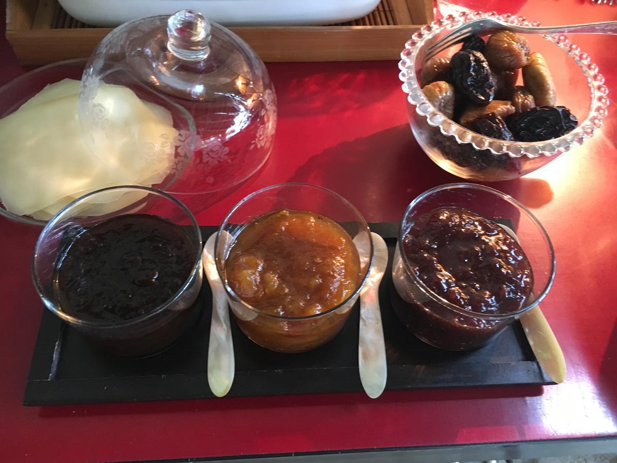 アルカング Les Volets Bleus Bed & Breakfast エクステリア 写真