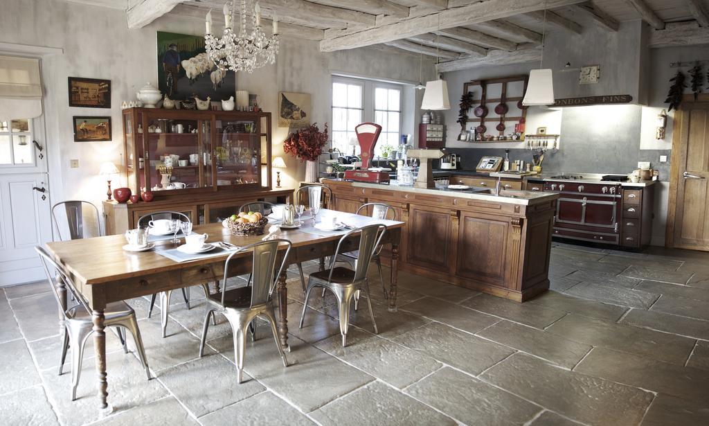 アルカング Les Volets Bleus Bed & Breakfast エクステリア 写真