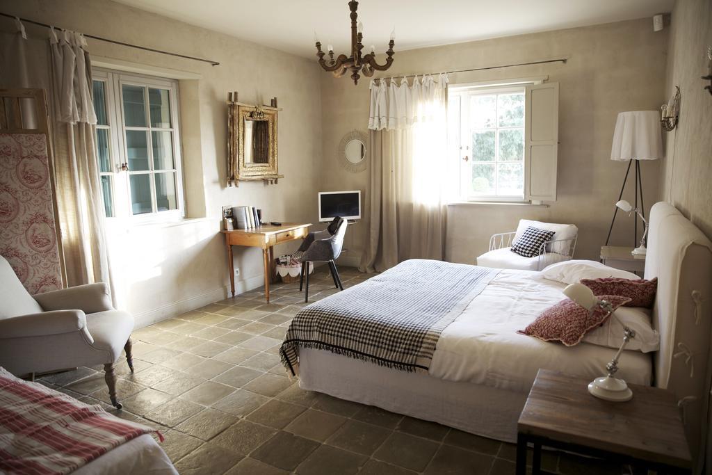アルカング Les Volets Bleus Bed & Breakfast 部屋 写真