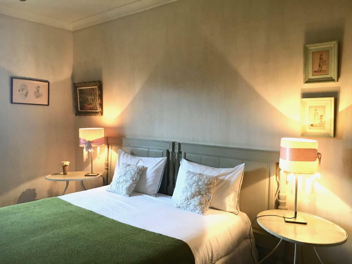アルカング Les Volets Bleus Bed & Breakfast エクステリア 写真
