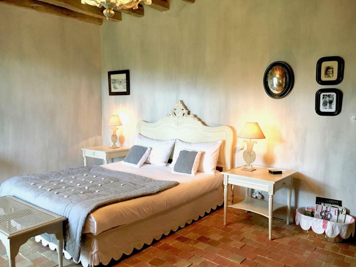 アルカング Les Volets Bleus Bed & Breakfast エクステリア 写真
