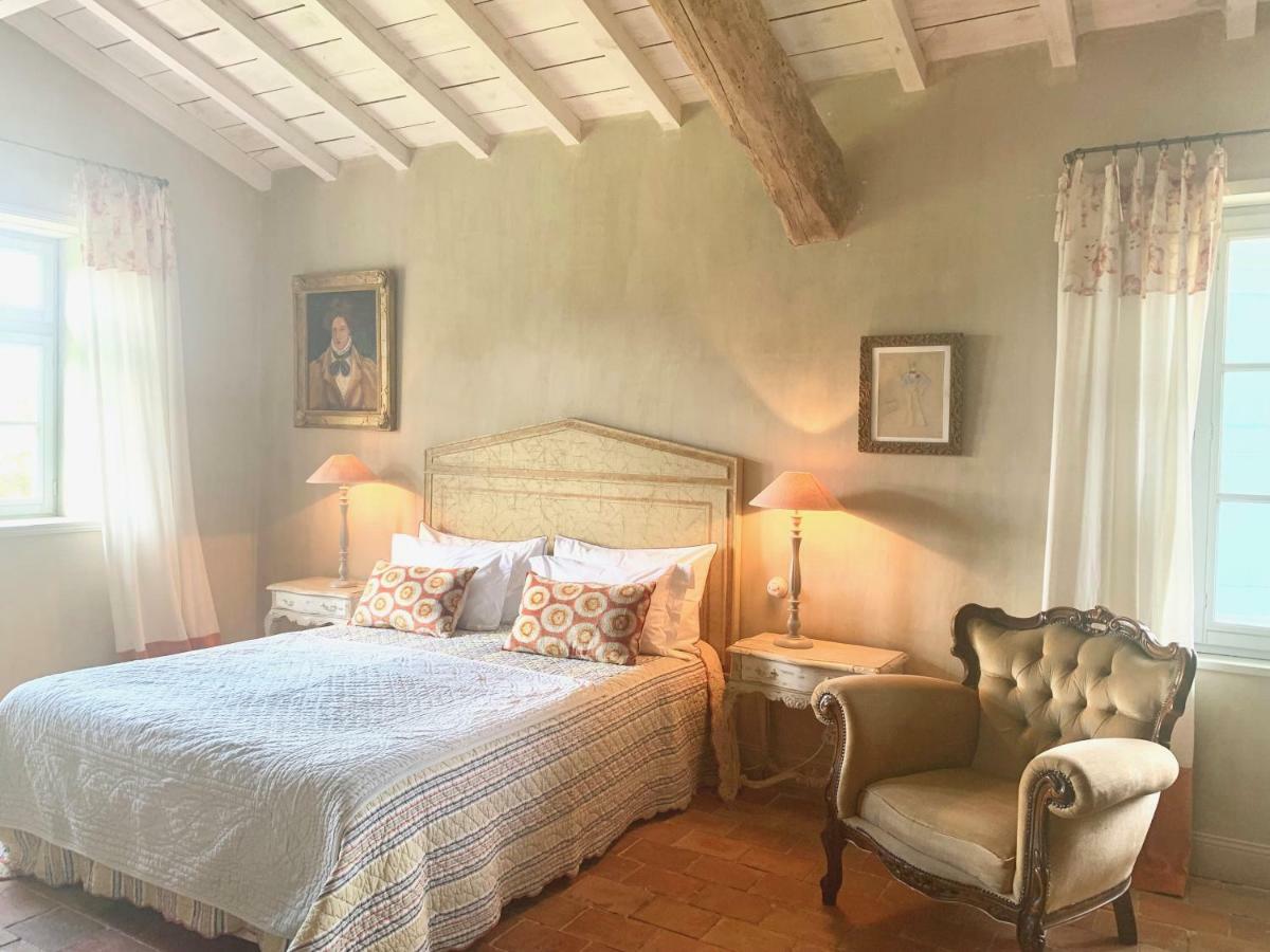 アルカング Les Volets Bleus Bed & Breakfast エクステリア 写真