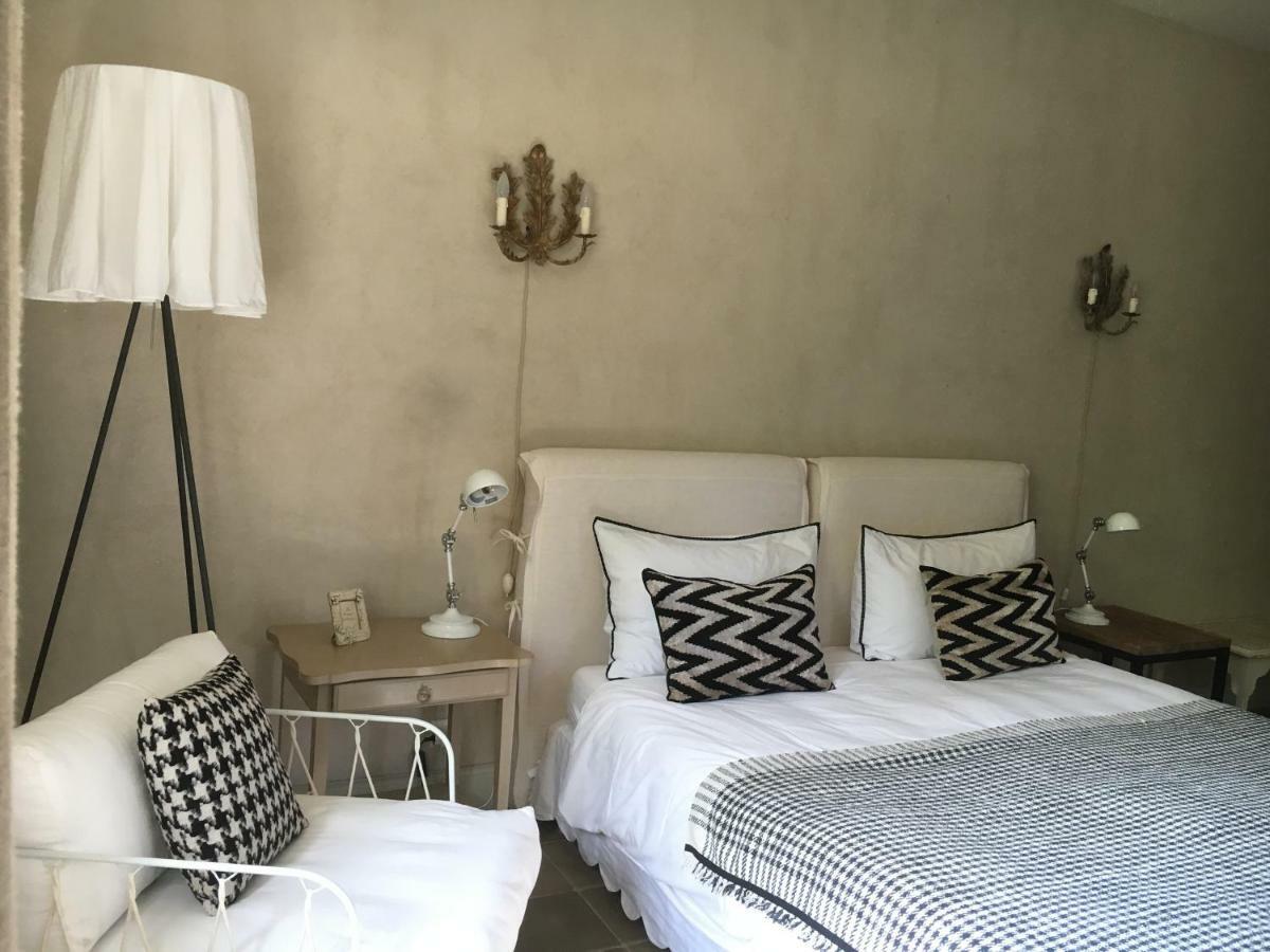 アルカング Les Volets Bleus Bed & Breakfast エクステリア 写真